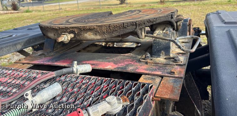 image for item ET7041 2001 Kenworth T800 semi truck