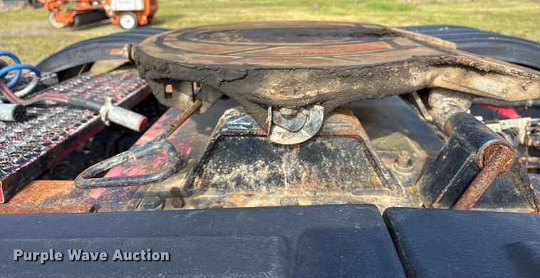 image for item ET7041 2001 Kenworth T800 semi truck