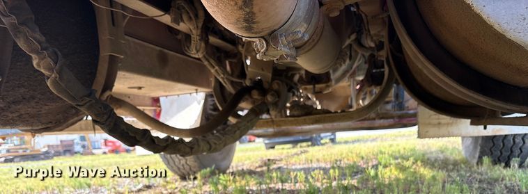 image for item ET7041 2001 Kenworth T800 semi truck