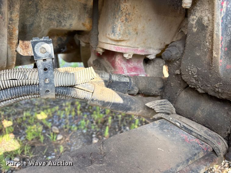 image for item ET7041 2001 Kenworth T800 semi truck