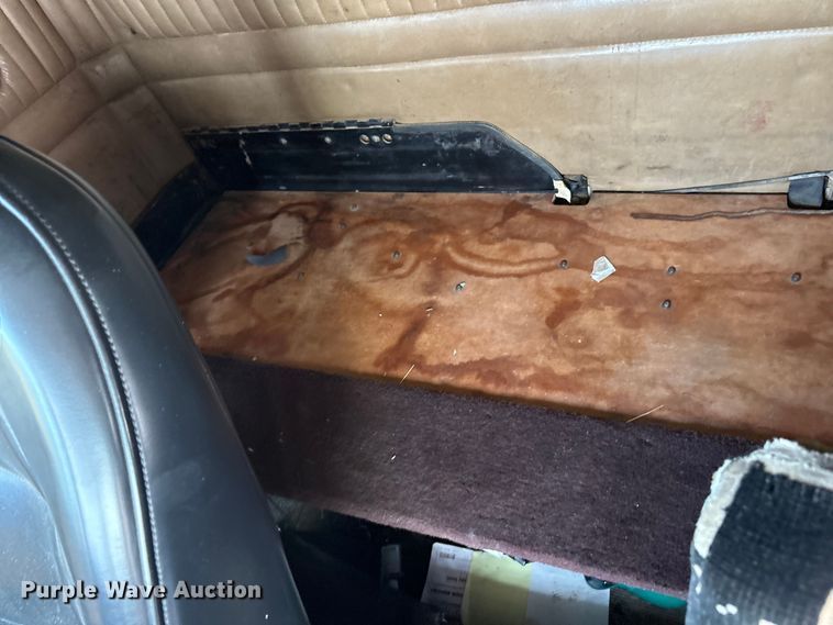 image for item ET7041 2001 Kenworth T800 semi truck