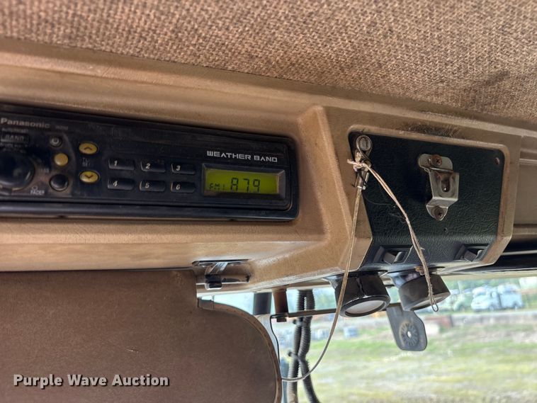 image for item ET7041 2001 Kenworth T800 semi truck