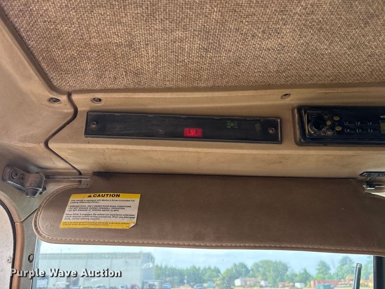 image for item ET7041 2001 Kenworth T800 semi truck