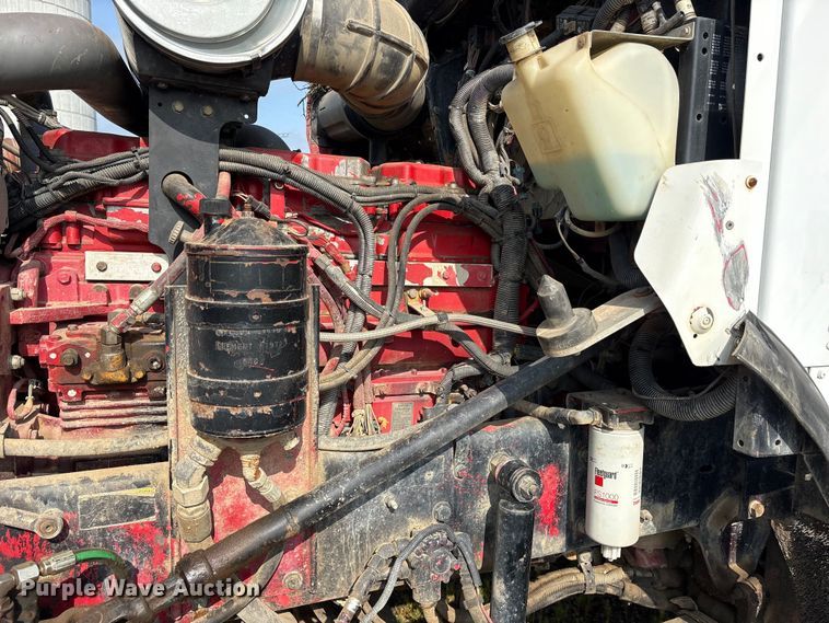 image for item ET7041 2001 Kenworth T800 semi truck