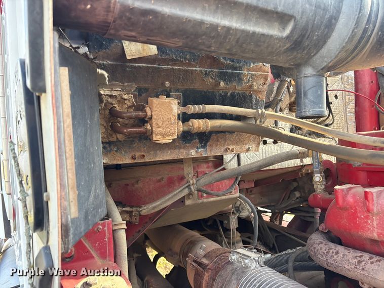 image for item ET7041 2001 Kenworth T800 semi truck