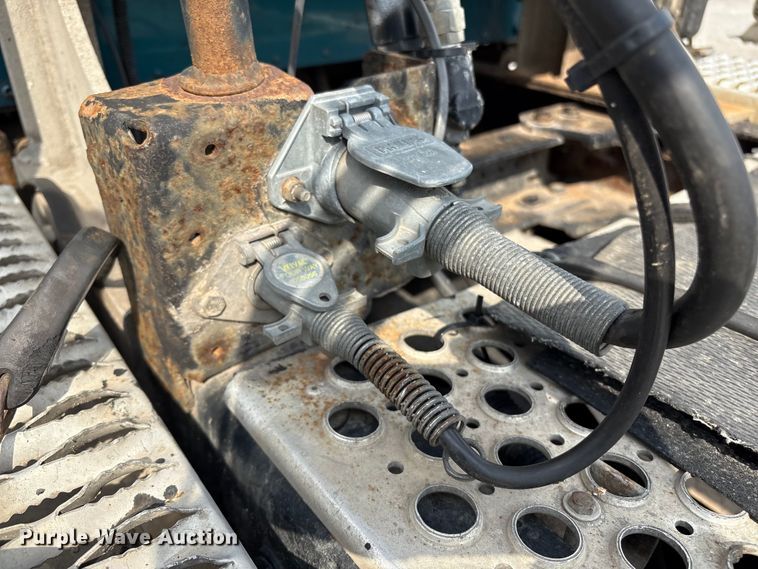 image for item ET8504 2005 Kenworth T800 semi truck