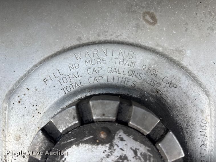 image for item ET8504 2005 Kenworth T800 semi truck