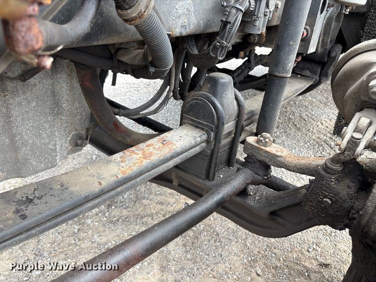 image for item ET8504 2005 Kenworth T800 semi truck