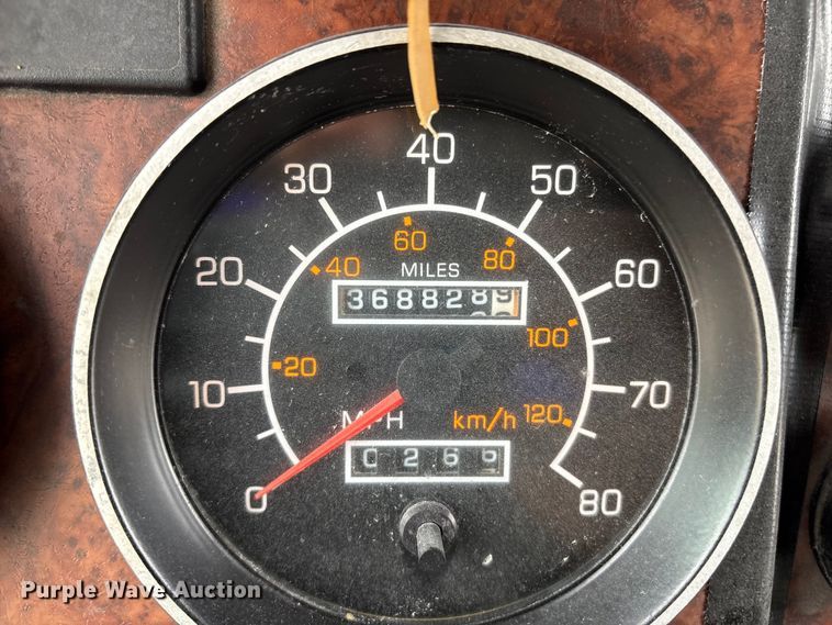 image for item ET8504 2005 Kenworth T800 semi truck