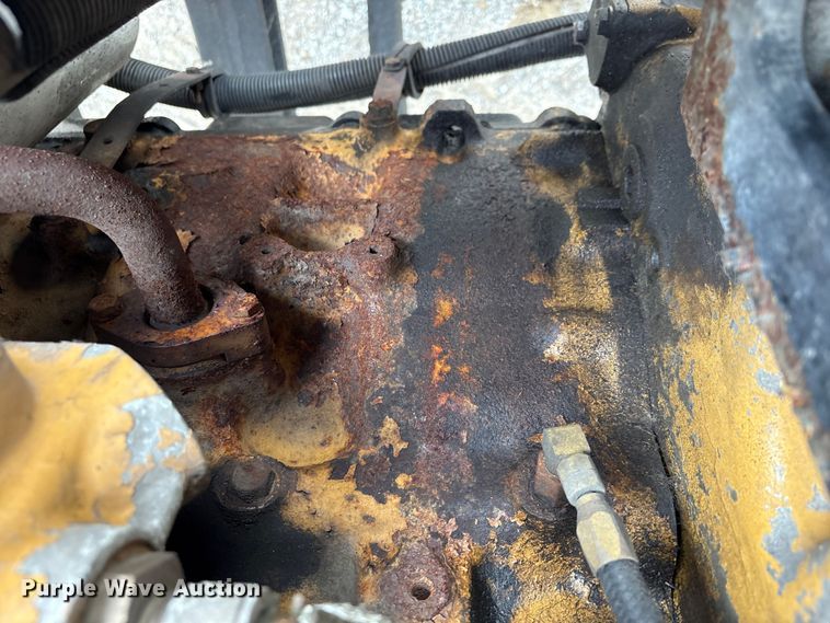 image for item ET8504 2005 Kenworth T800 semi truck