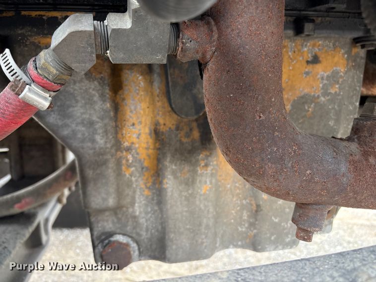 image for item ET8504 2005 Kenworth T800 semi truck