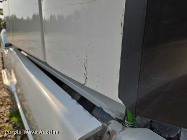 image for item EU3536 2019 Volvo Truck VNL semi truck