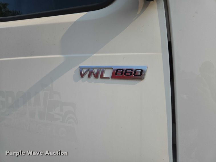 image for item EU3536 2019 Volvo Truck VNL semi truck