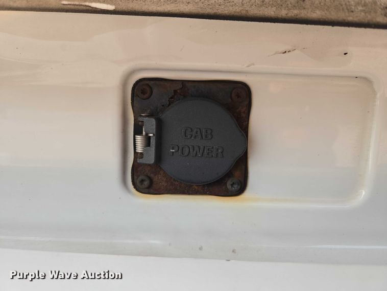 image for item EU3536 2019 Volvo Truck VNL semi truck