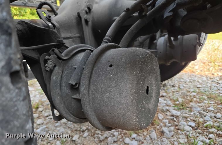 image for item EU3536 2019 Volvo Truck VNL semi truck