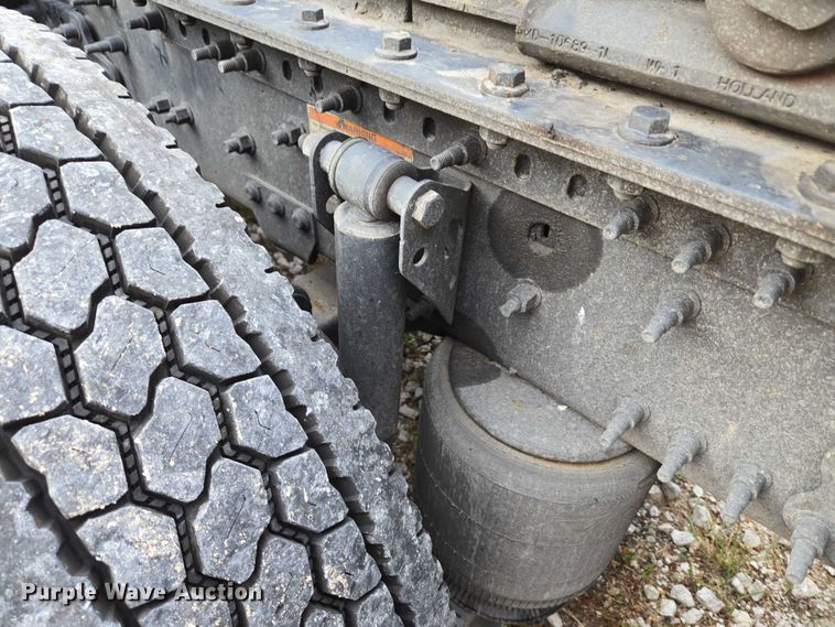 image for item EU3536 2019 Volvo Truck VNL semi truck