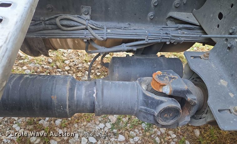 image for item EU3536 2019 Volvo Truck VNL semi truck