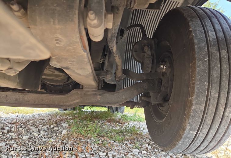 image for item EU3536 2019 Volvo Truck VNL semi truck