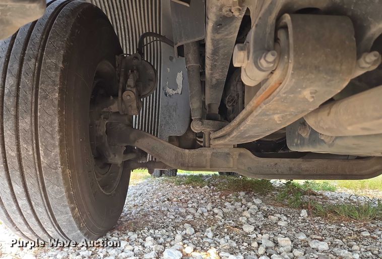 image for item EU3536 2019 Volvo Truck VNL semi truck