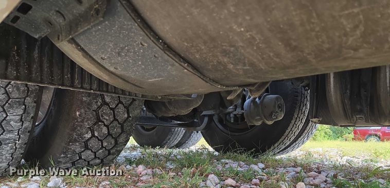 image for item EU3536 2019 Volvo Truck VNL semi truck