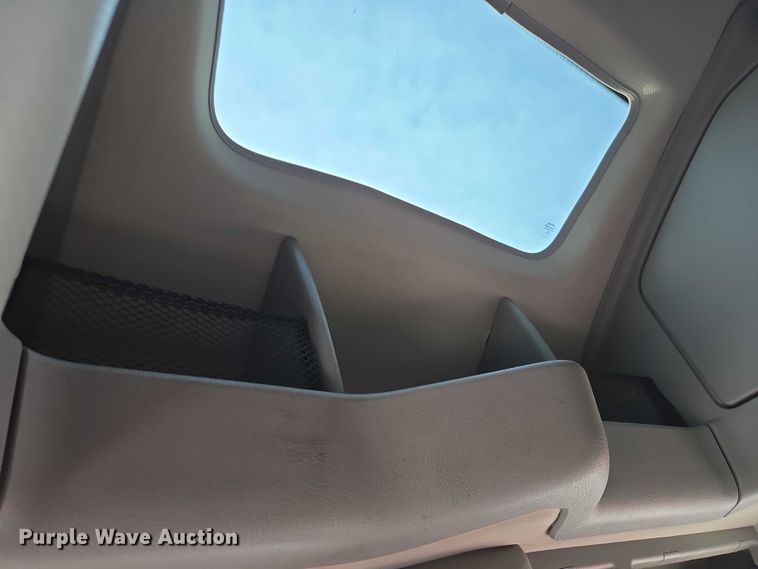 image for item EU3536 2019 Volvo Truck VNL semi truck