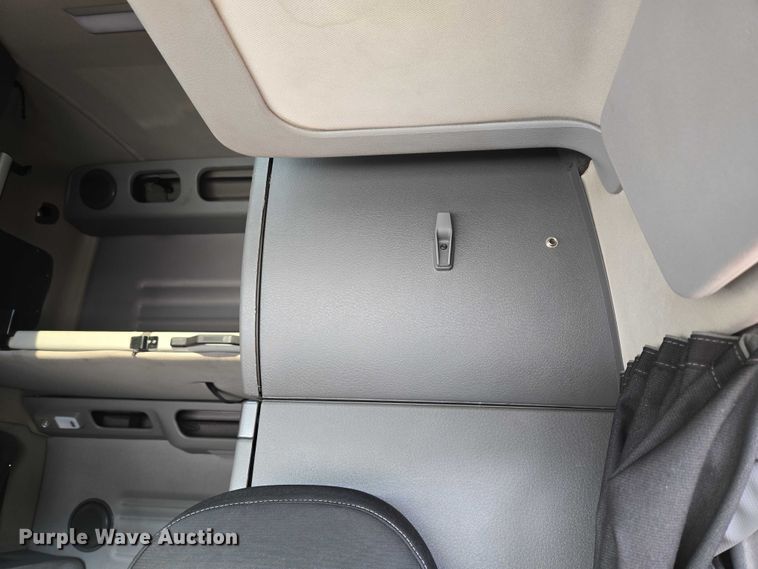 image for item EU3536 2019 Volvo Truck VNL semi truck