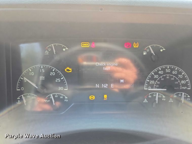 image for item EU3536 2019 Volvo Truck VNL semi truck