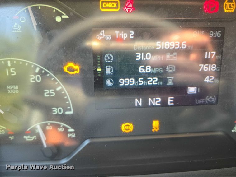 image for item EU3536 2019 Volvo Truck VNL semi truck