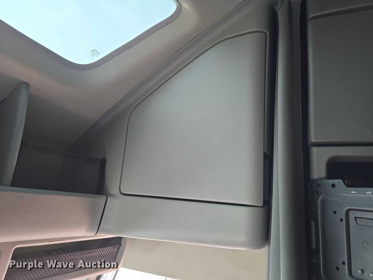 image for item EU3536 2019 Volvo Truck VNL semi truck