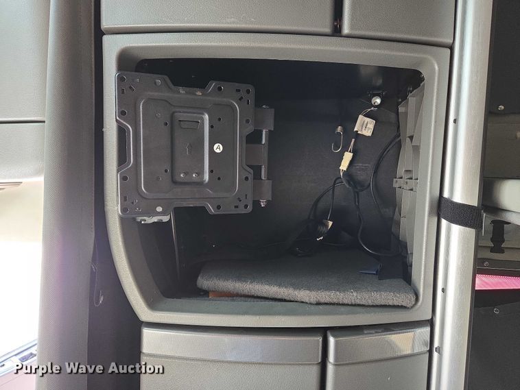 image for item EU3536 2019 Volvo Truck VNL semi truck