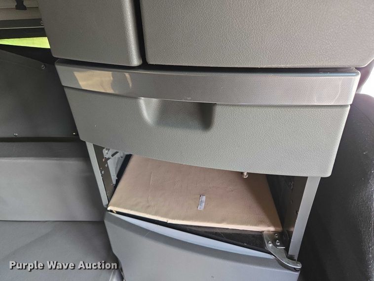 image for item EU3536 2019 Volvo Truck VNL semi truck