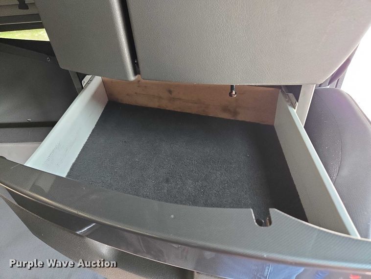 image for item EU3536 2019 Volvo Truck VNL semi truck