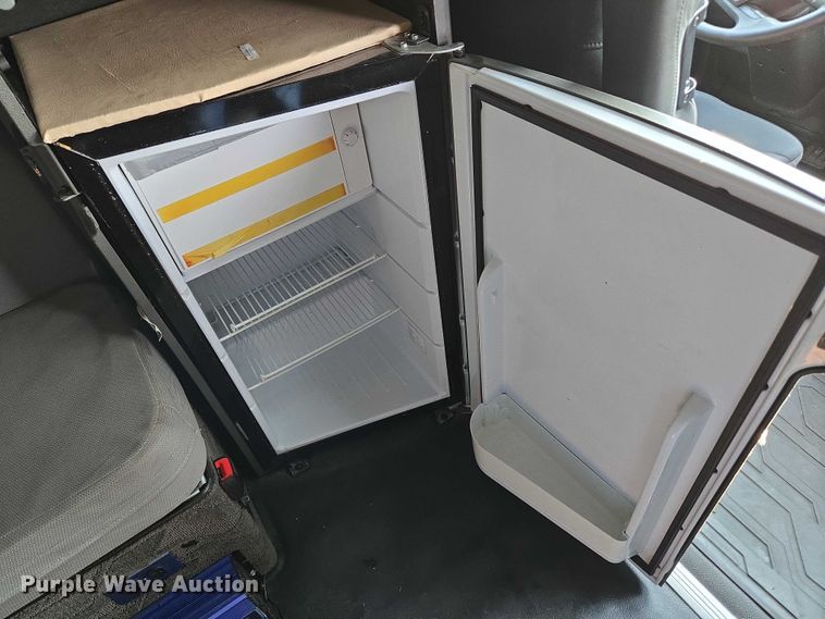 image for item EU3536 2019 Volvo Truck VNL semi truck