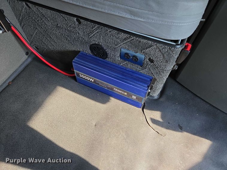 image for item EU3536 2019 Volvo Truck VNL semi truck