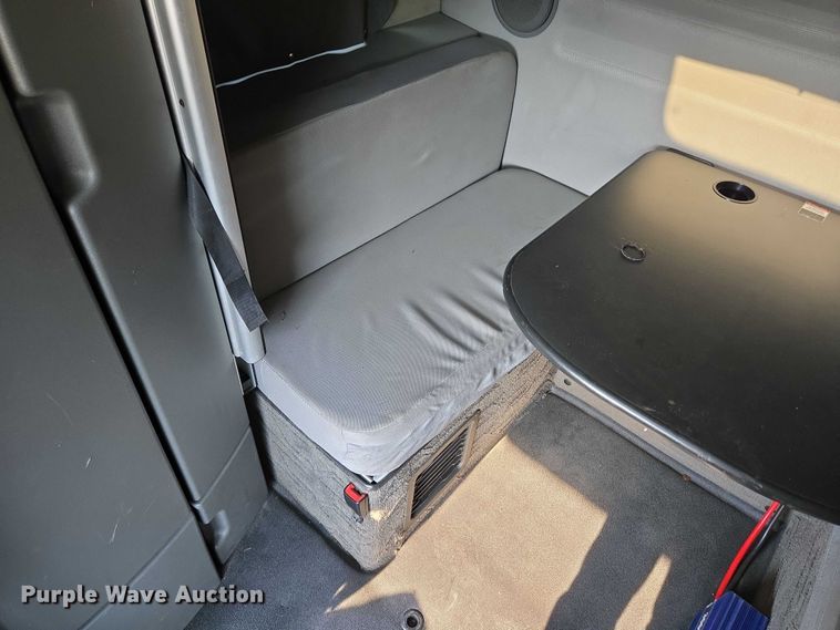 image for item EU3536 2019 Volvo Truck VNL semi truck