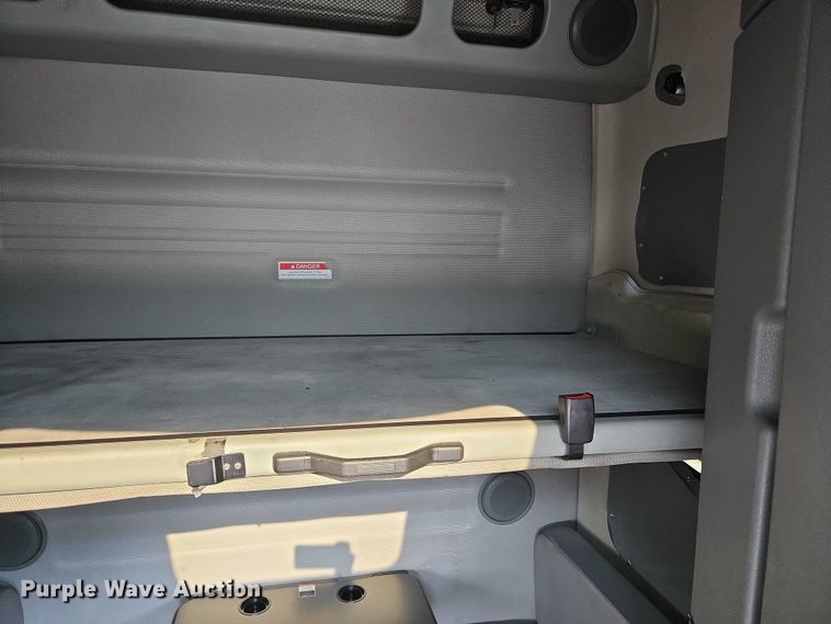 image for item EU3536 2019 Volvo Truck VNL semi truck