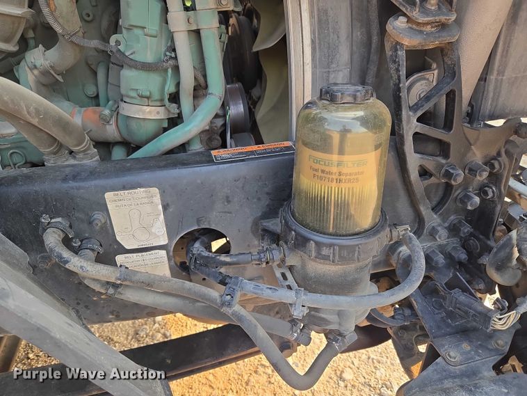 image for item EU3536 2019 Volvo Truck VNL semi truck