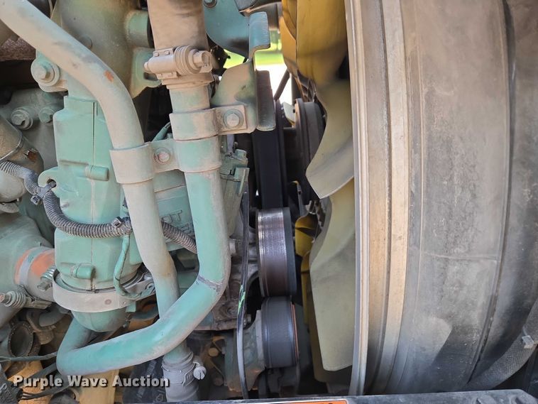 image for item EU3536 2019 Volvo Truck VNL semi truck