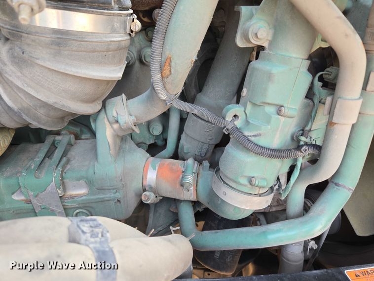 image for item EU3536 2019 Volvo Truck VNL semi truck