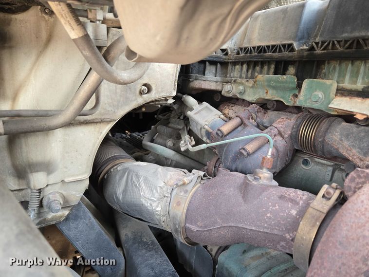 image for item EU3536 2019 Volvo Truck VNL semi truck