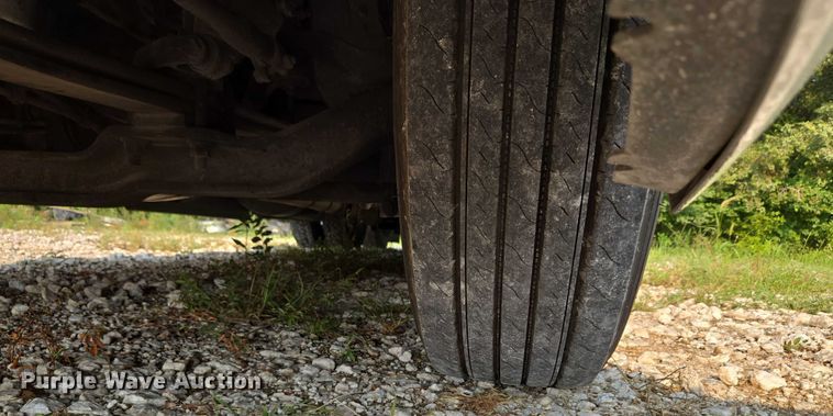 image for item EU3536 2019 Volvo Truck VNL semi truck