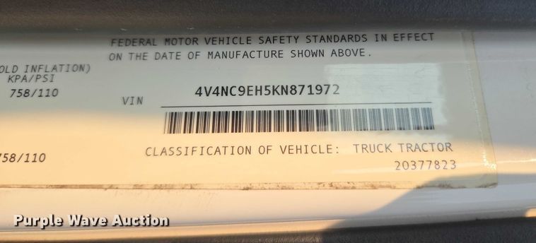 image for item EU3536 2019 Volvo Truck VNL semi truck