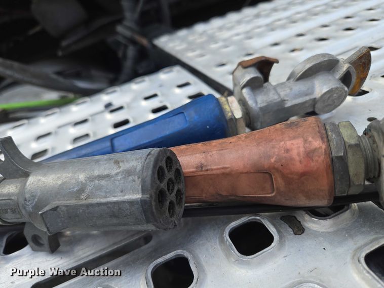 image for item EU3537 2019 Volvo VNL760 semi truck