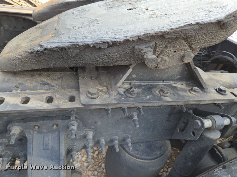 image for item EU3537 2019 Volvo VNL760 semi truck