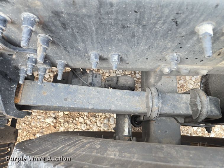 image for item EU3537 2019 Volvo VNL760 semi truck