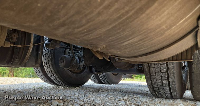 image for item EU3537 2019 Volvo VNL760 semi truck