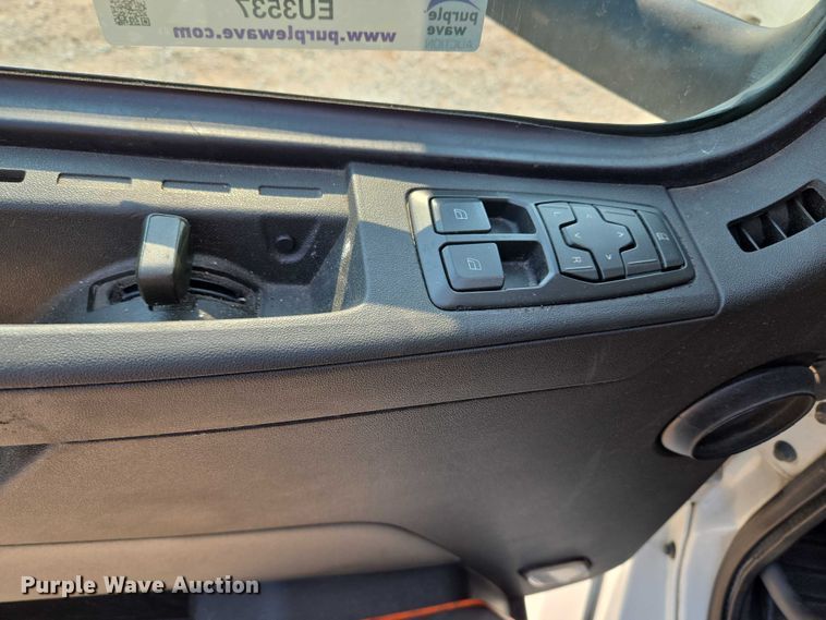 image for item EU3537 2019 Volvo VNL760 semi truck