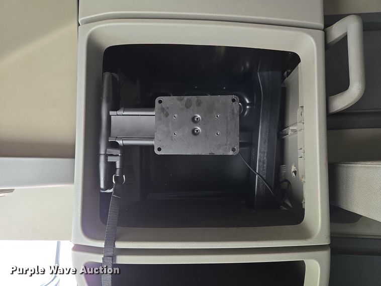 image for item EU3537 2019 Volvo VNL760 semi truck