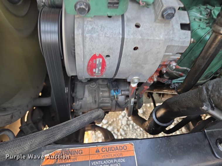 image for item EU3537 2019 Volvo VNL760 semi truck