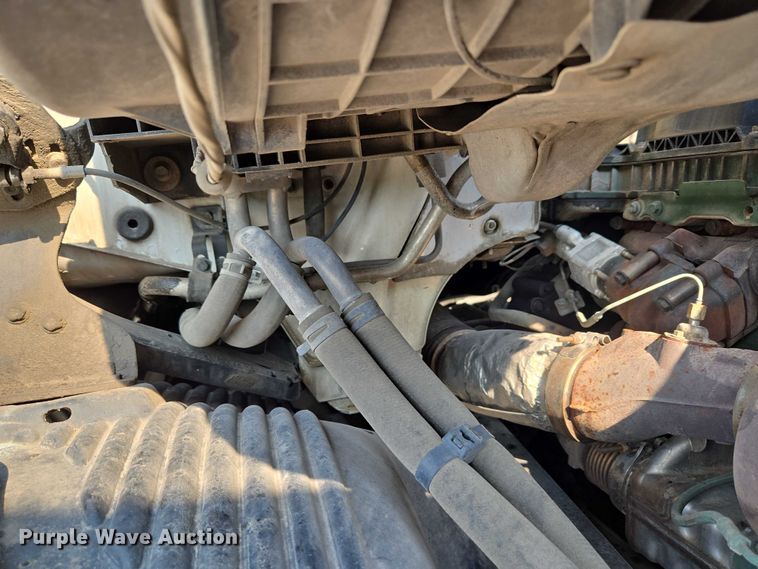 image for item EU3537 2019 Volvo VNL760 semi truck